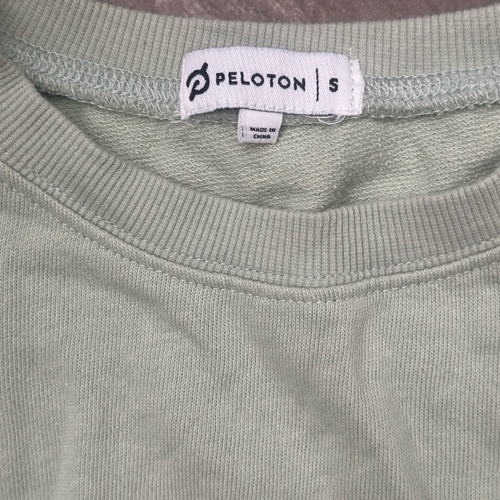 Peloton Small Women's Green Sweatshirt - Picture 2 of 3